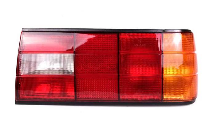 BMW Tail Light Assembly - Passenger Side 63211385382